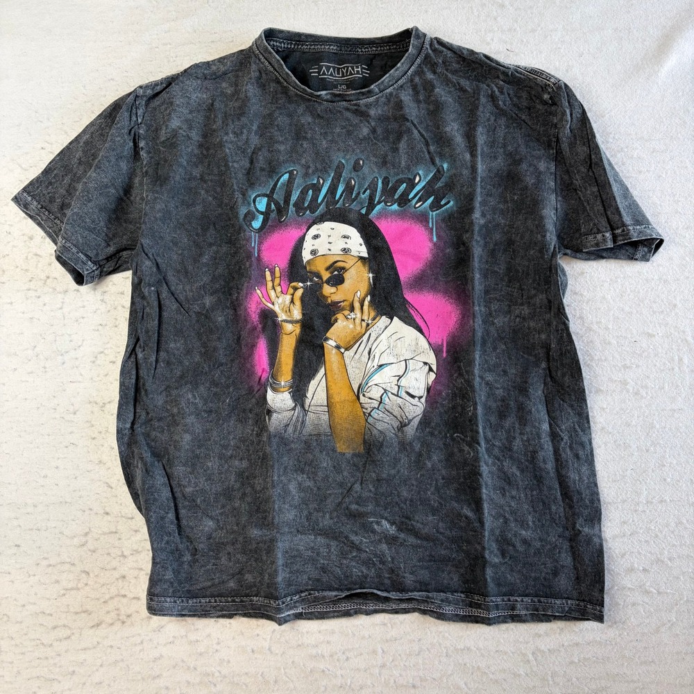 Aaliyah Graphic T-Shirt Mens Large Black Acid Wash Short Sleeve Crew Neck